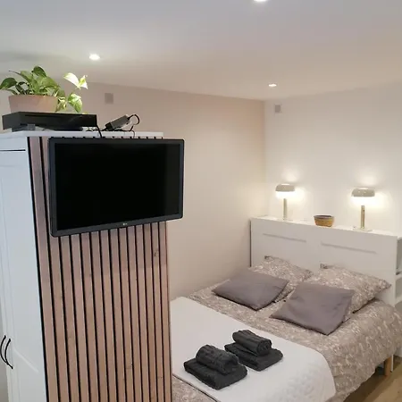Le Vauban, 5 Minutes Du Chateau Apartment Versailles