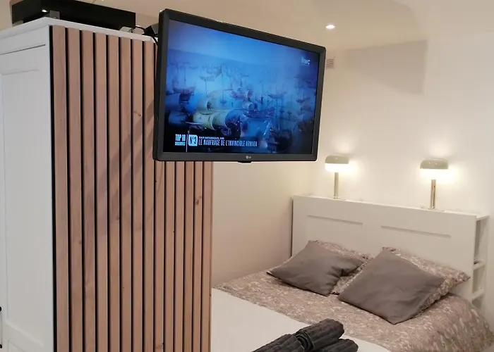 Le Vauban, 5 Minutes Du Chateau Apartament